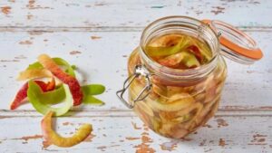 Apple Peels: Dip Them in a Jar Filled with Water—What Happens is Unexpected