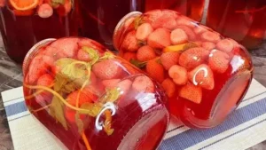 Strawberry Compote with Lemon and Mint – Easy Homemade Recipe for Winter