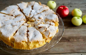 3 Apples, 3 Eggs, 200g Sugar & 150g Flour – The Genius 4-Ingredient Cake!